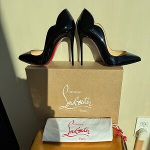 NWT Christian Louboutin Hot Chick Black Patent Leather Pumps, Size 37 (6-6.5)